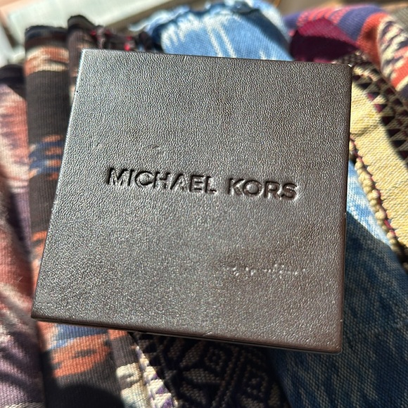 Michael Kors tortoise w brown leather band watch. Vintage. Brand new battery!! - Picture 14 of 16